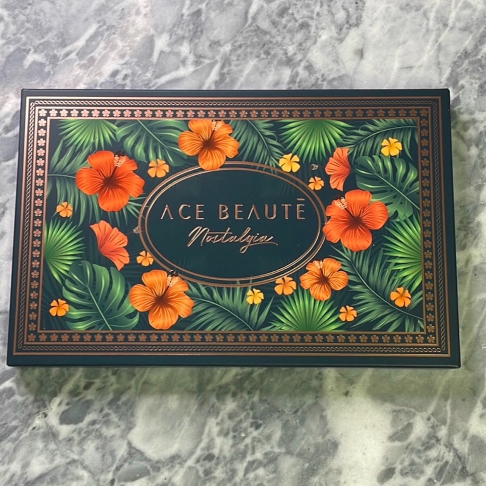 New‎ Ace Beaute Nostalgia Eyeshadow Palette